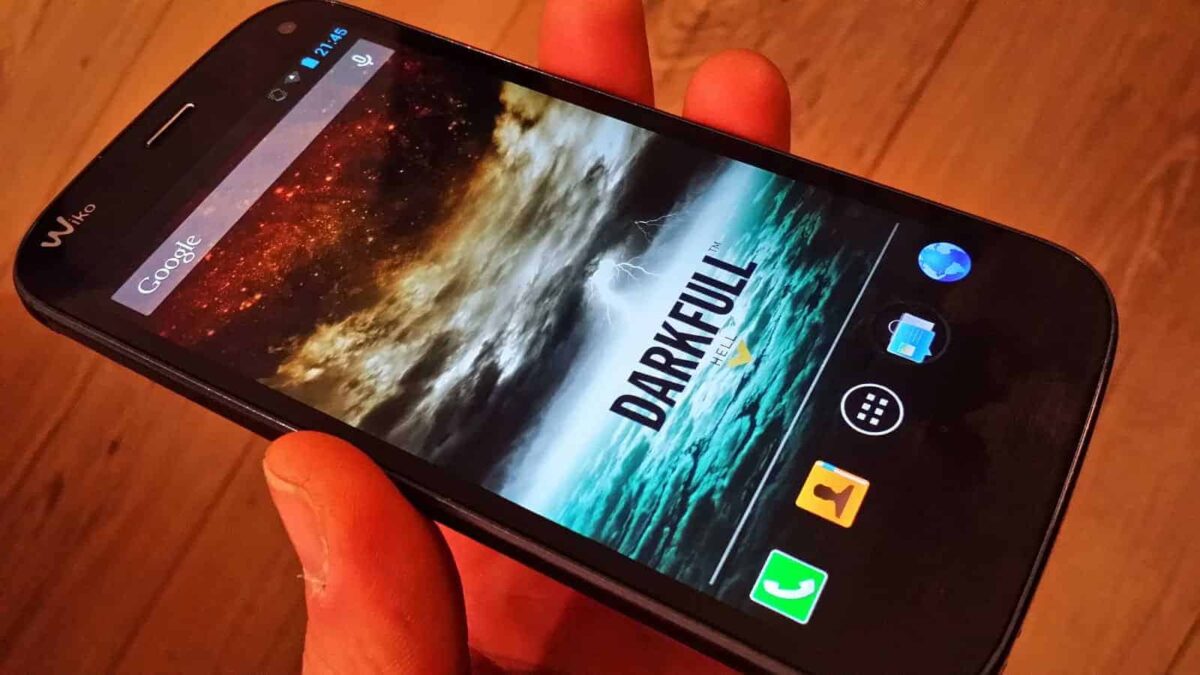 Come è fatto Wiko Mobile Darkfull, dalla Francia a prezzo ok