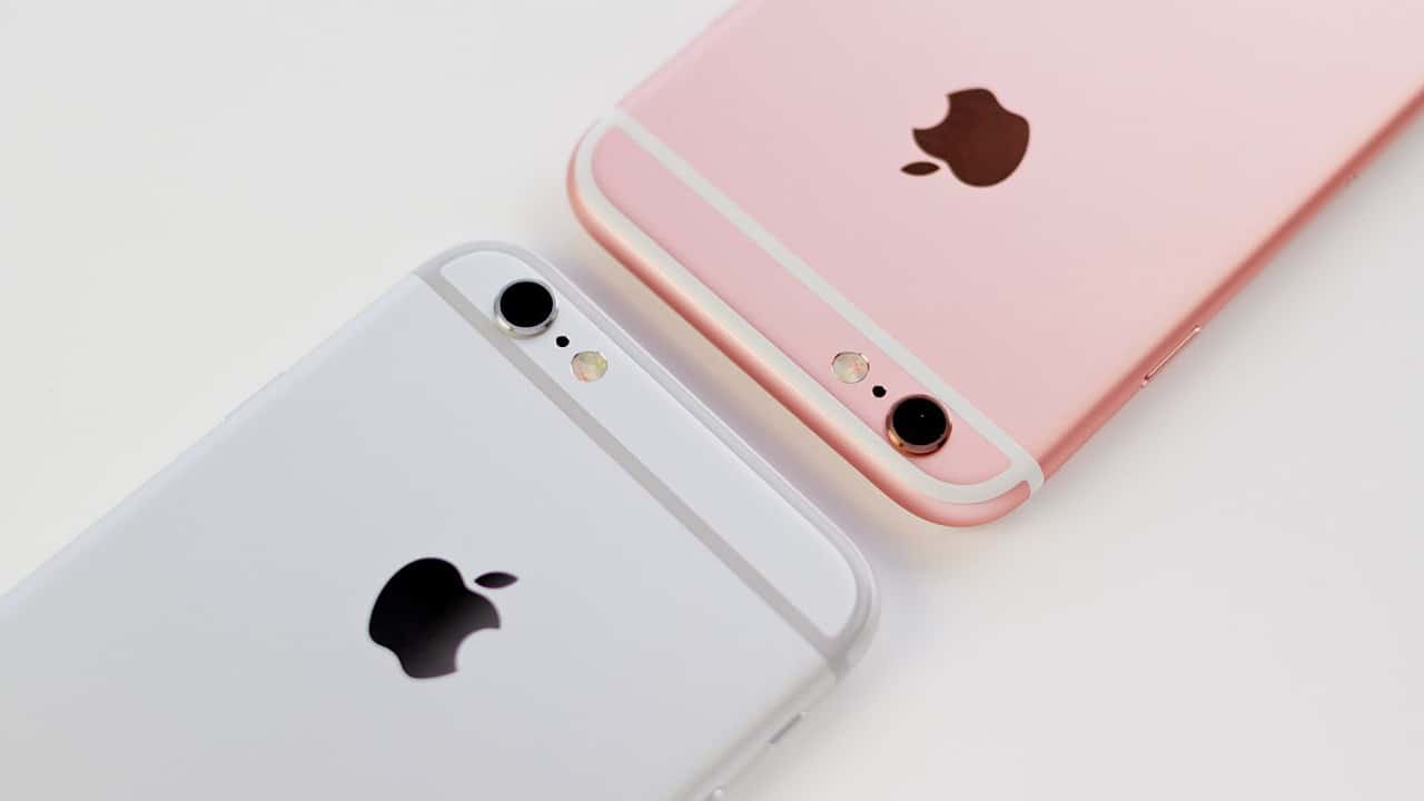 iPhone X esce di produzione con iPhone SE e 6s