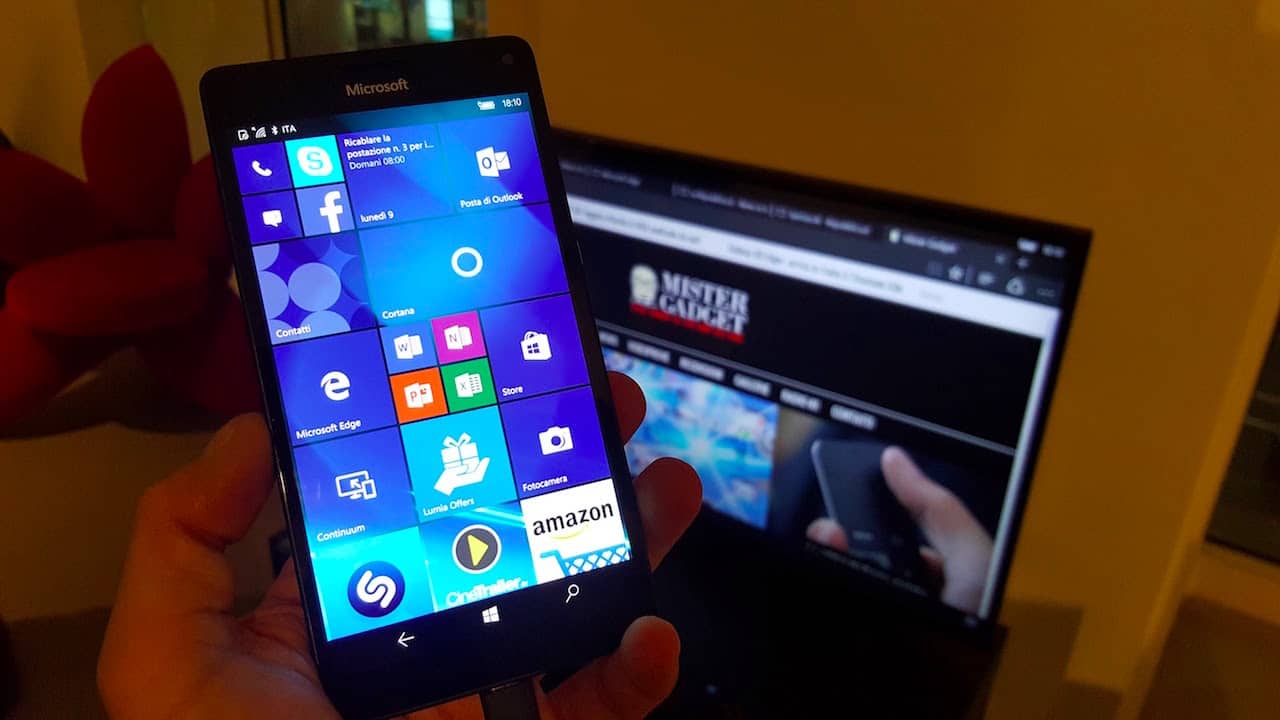 Microsoft Lumia 950XL usato con continuum