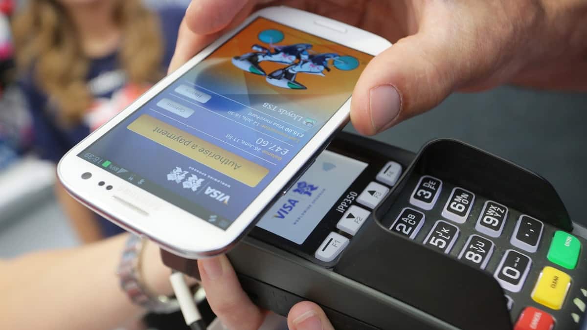 Visa funziona con Apple Pay, ma solo i clienti di Unicredit