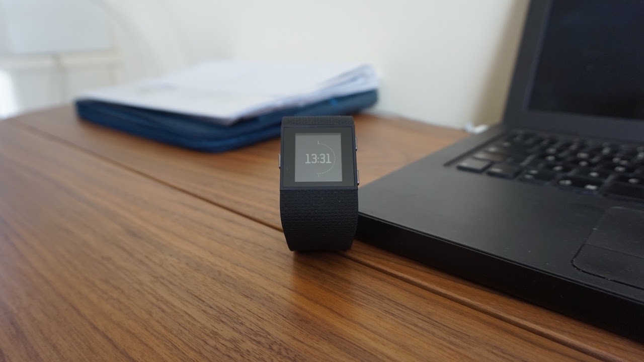 Smartband per Natale? Fitbit Surge HR