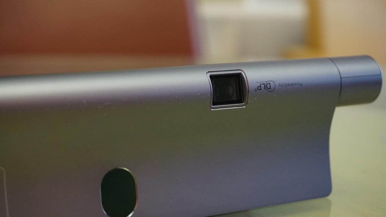 Lenovo Yoga Tablet 3 - il proiettore incorporato