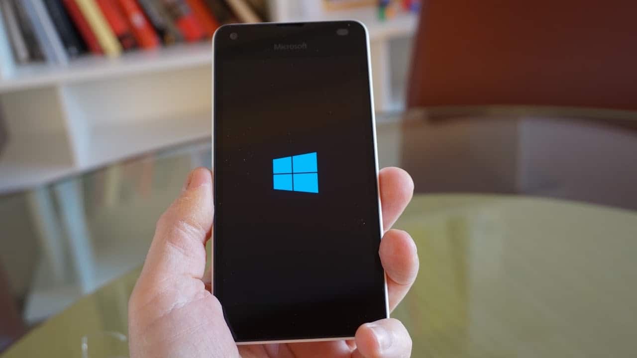 Recensione Microsoft Lumia 550: Windows 10 Mobile per tutti!