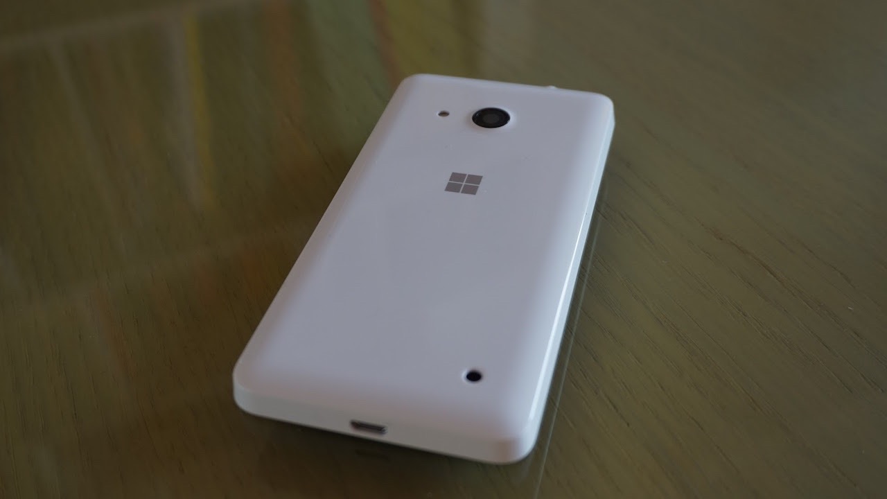 Recensione Microsoft Lumia 550: Windows 10 Mobile per tutti!