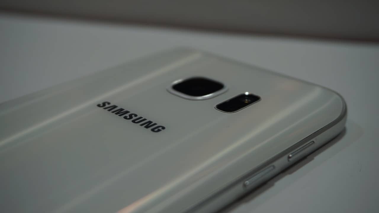 Samsung Galaxy S7 flat bianco 