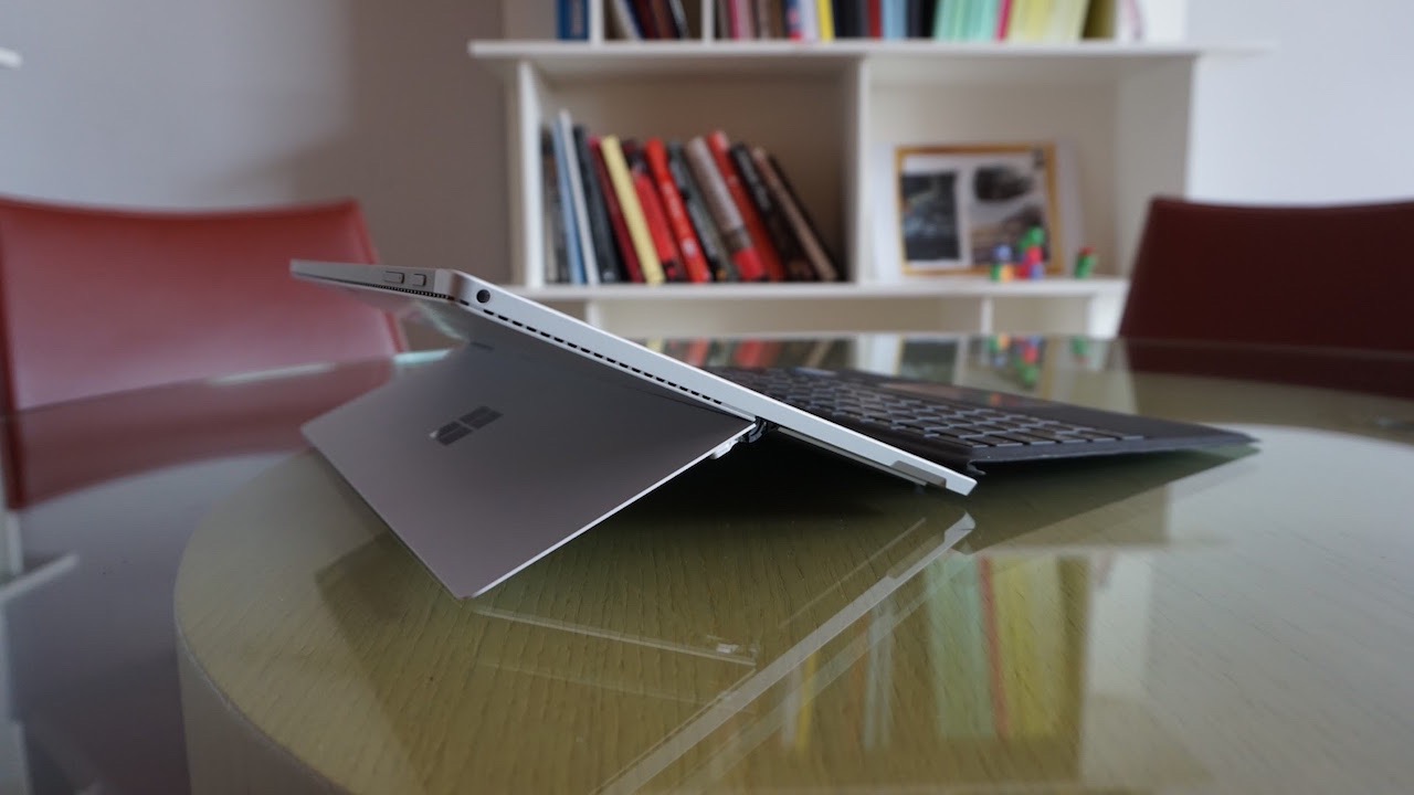 Microsoft Surface 4, lavorare in mobilità senza limiti