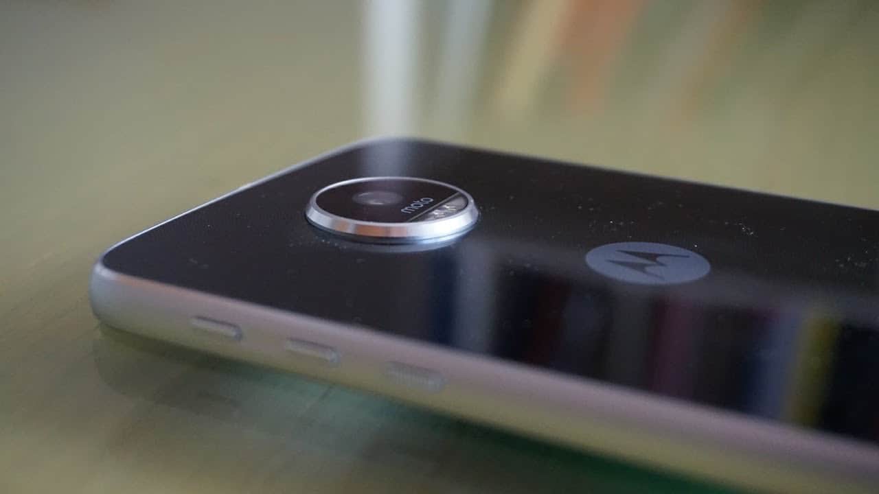 Moto Z2 Play avrà una batteria più piccola e spessore di 6 mm
