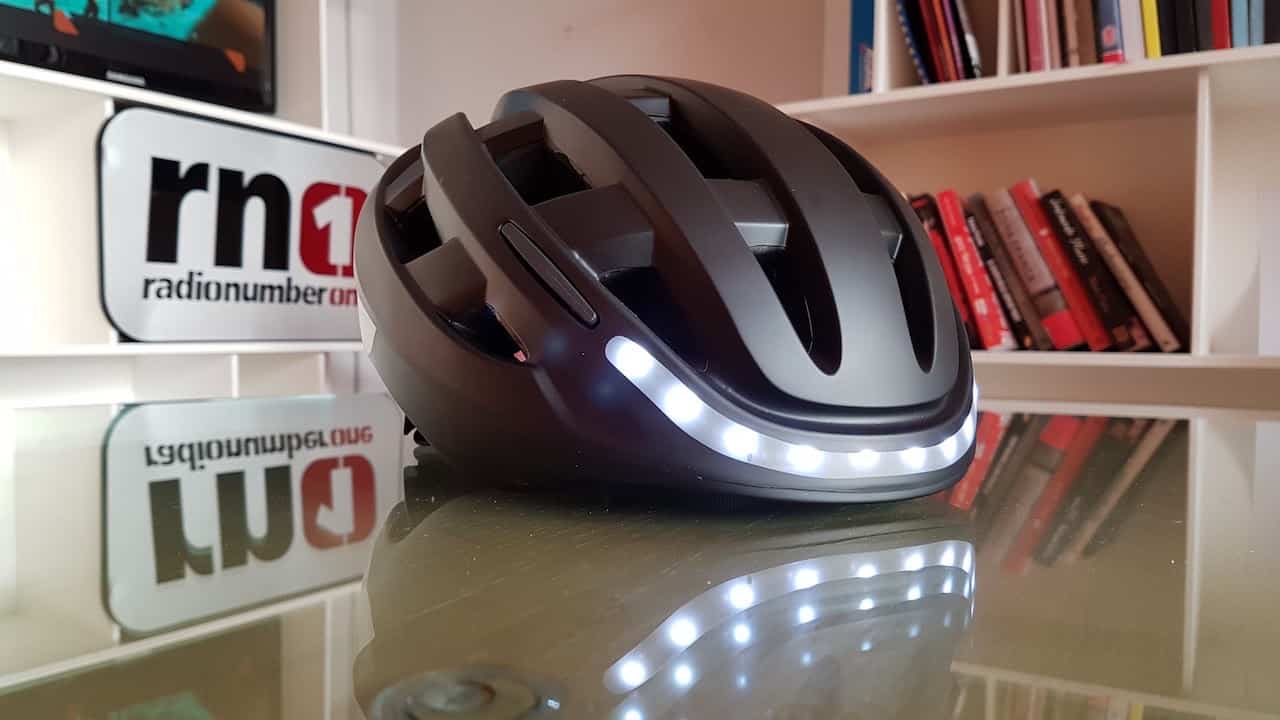 Lumos Helmet si aggiorna ed è ancora più completo