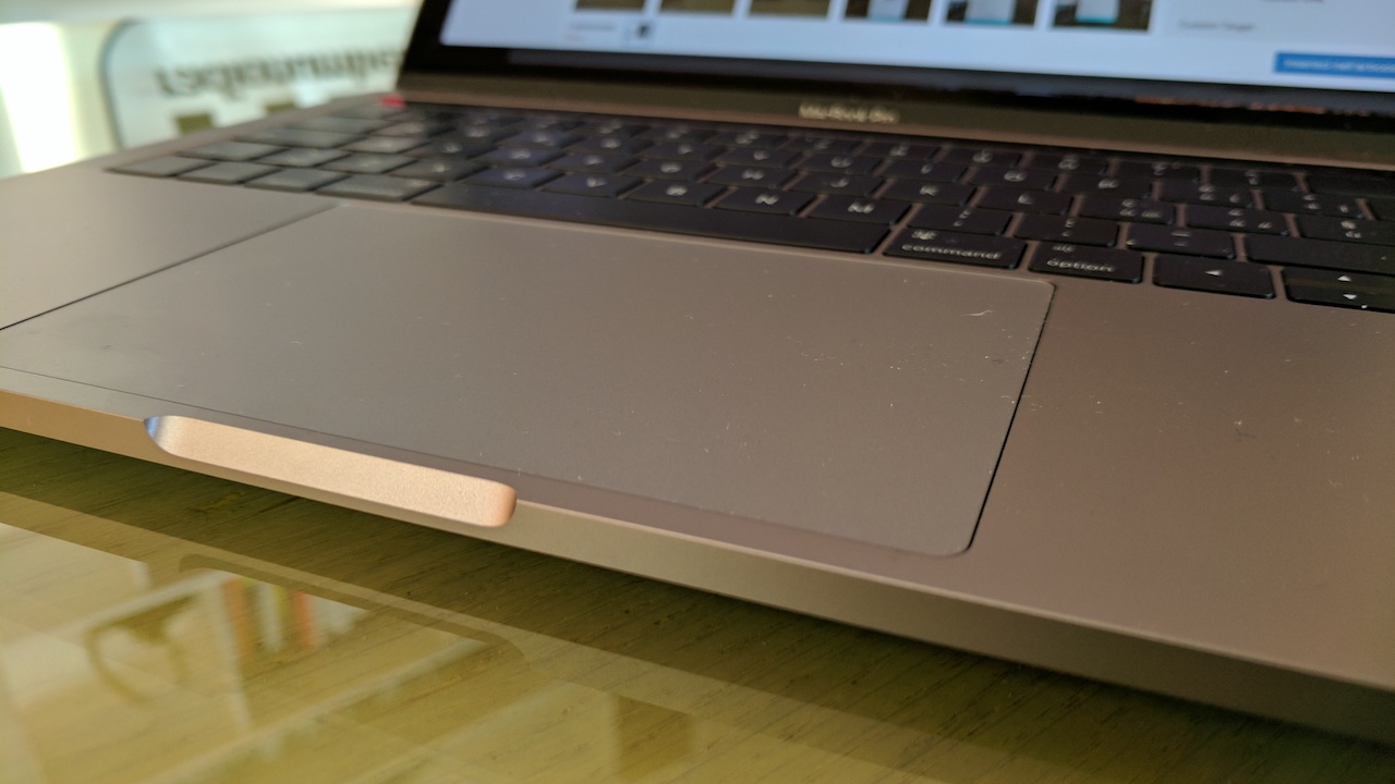 Impressionato dal nuovo Apple Macbook Pro con TouchBar
