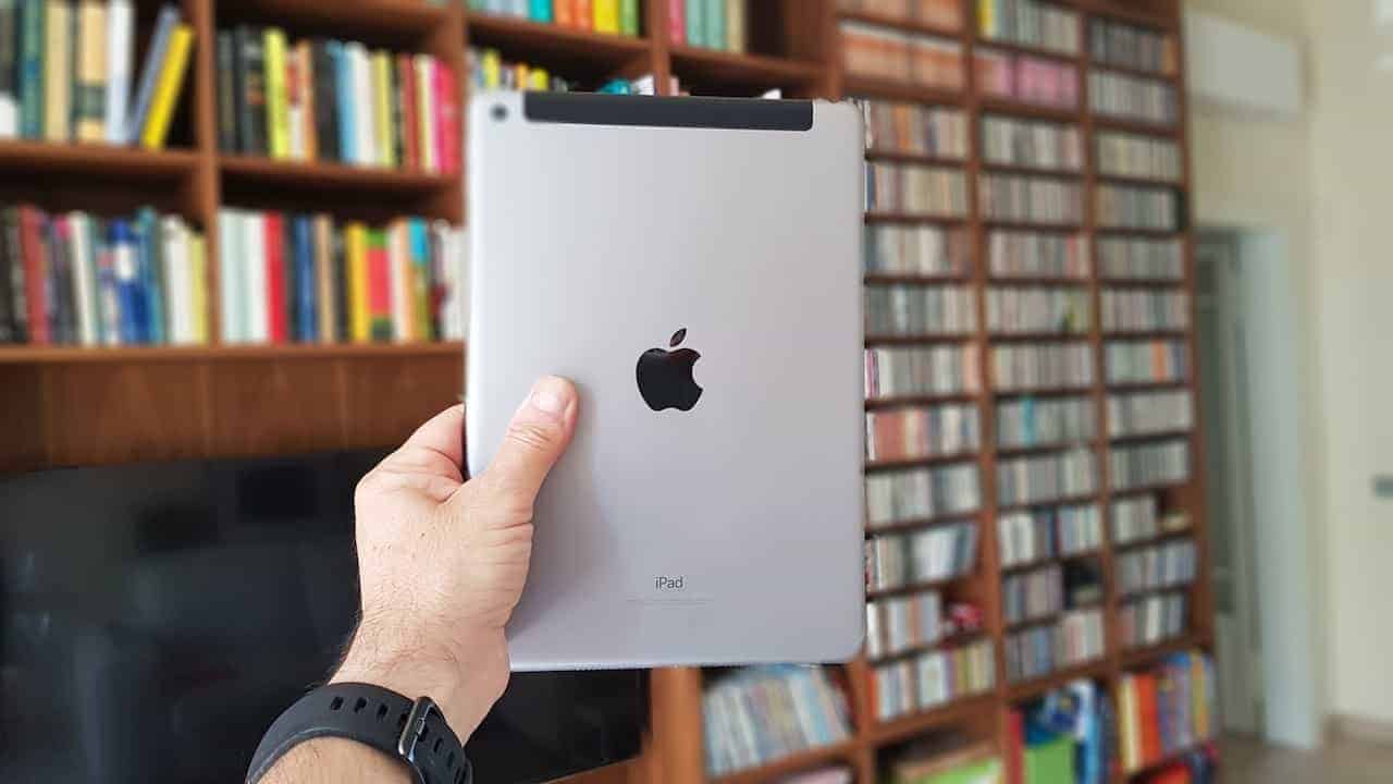 Apple iPad 9.7 Back