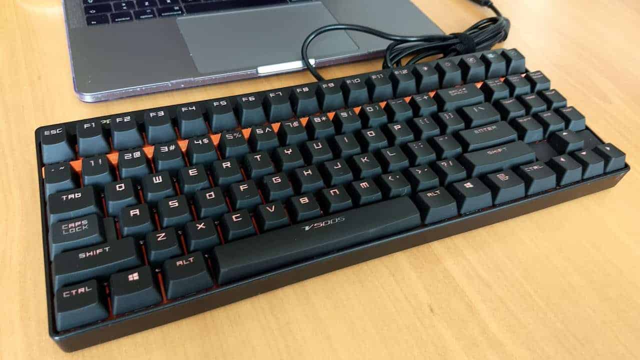 Sto usando la tastiera Rapoo V500S, nata per i gamers più esperti