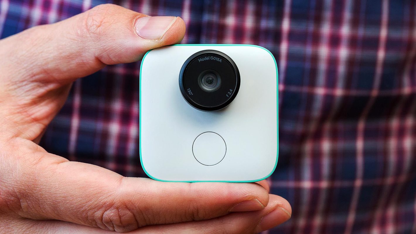 Google Clips, la fotocamera che scatta da sola, finalmente in arrivo sul mercato