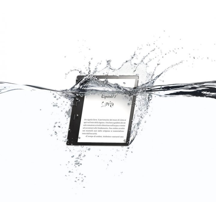 Nuovo Amazon Kindle Oasis con schermo da 7 pollici e waterproof