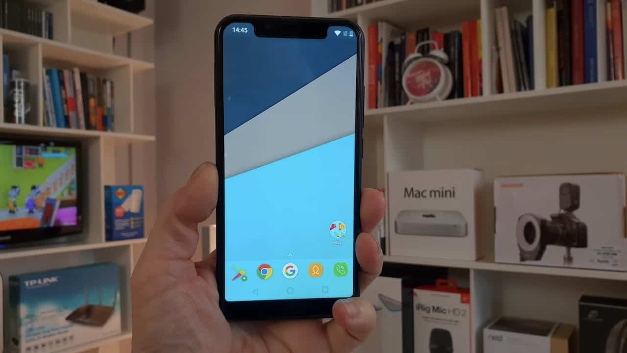 Recensione Oukitel U18, il curioso mix tra iPhone X e Mate 10 Pro