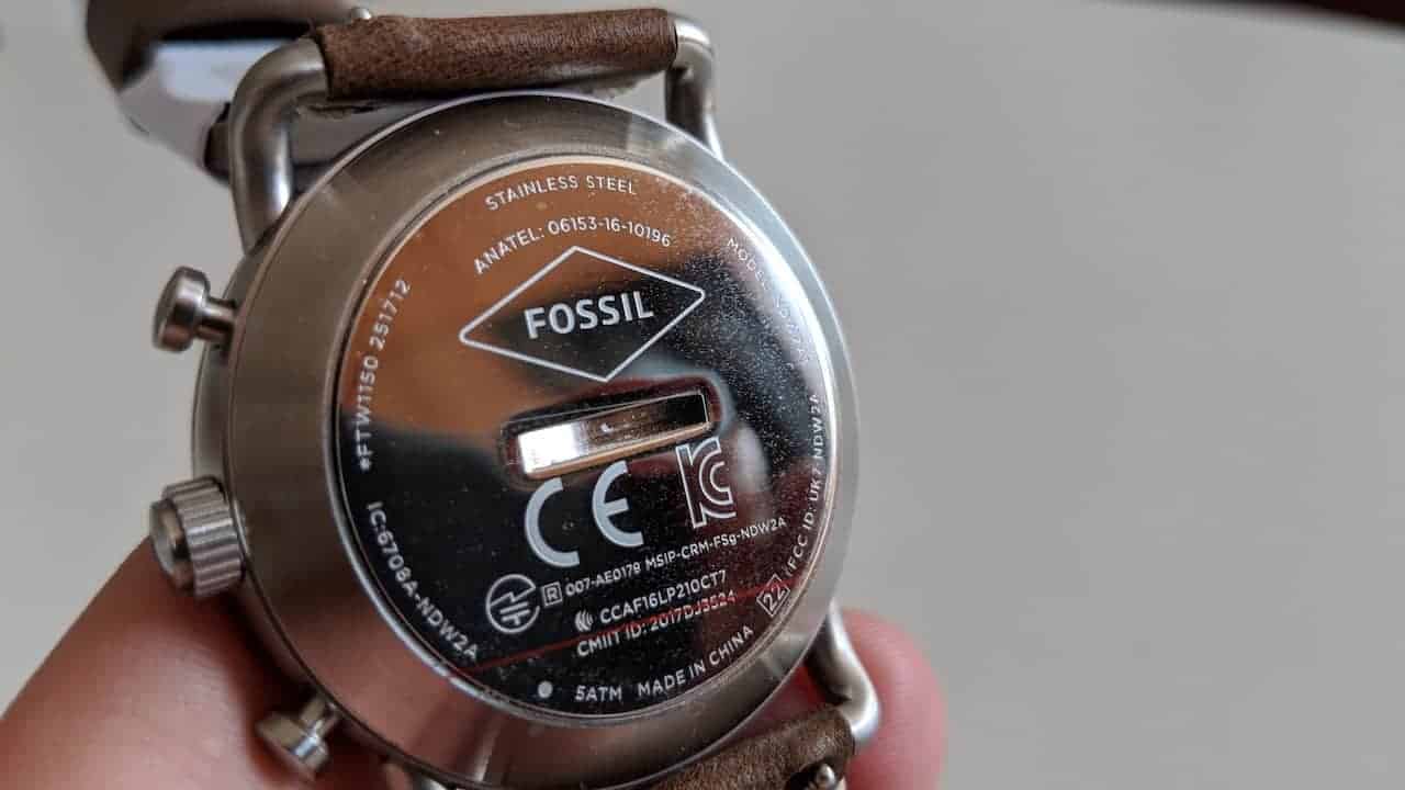 Fossil Q Commuter è l'anello di congiunzione tra orologio e smartwatch