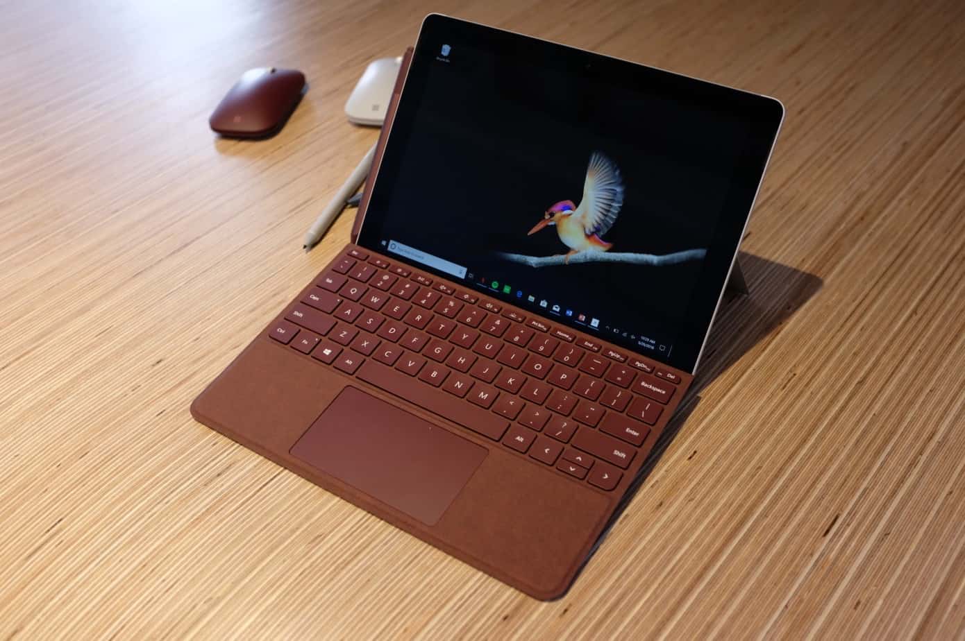 Microsoft Surface GO LTE consumer in vendita in Italia