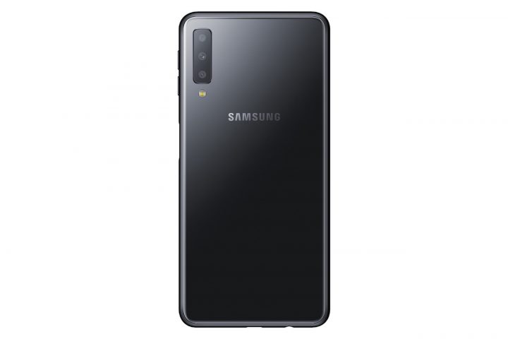 Samsung Galaxy A7 con 3 fotocamere posteriori a 349 euro