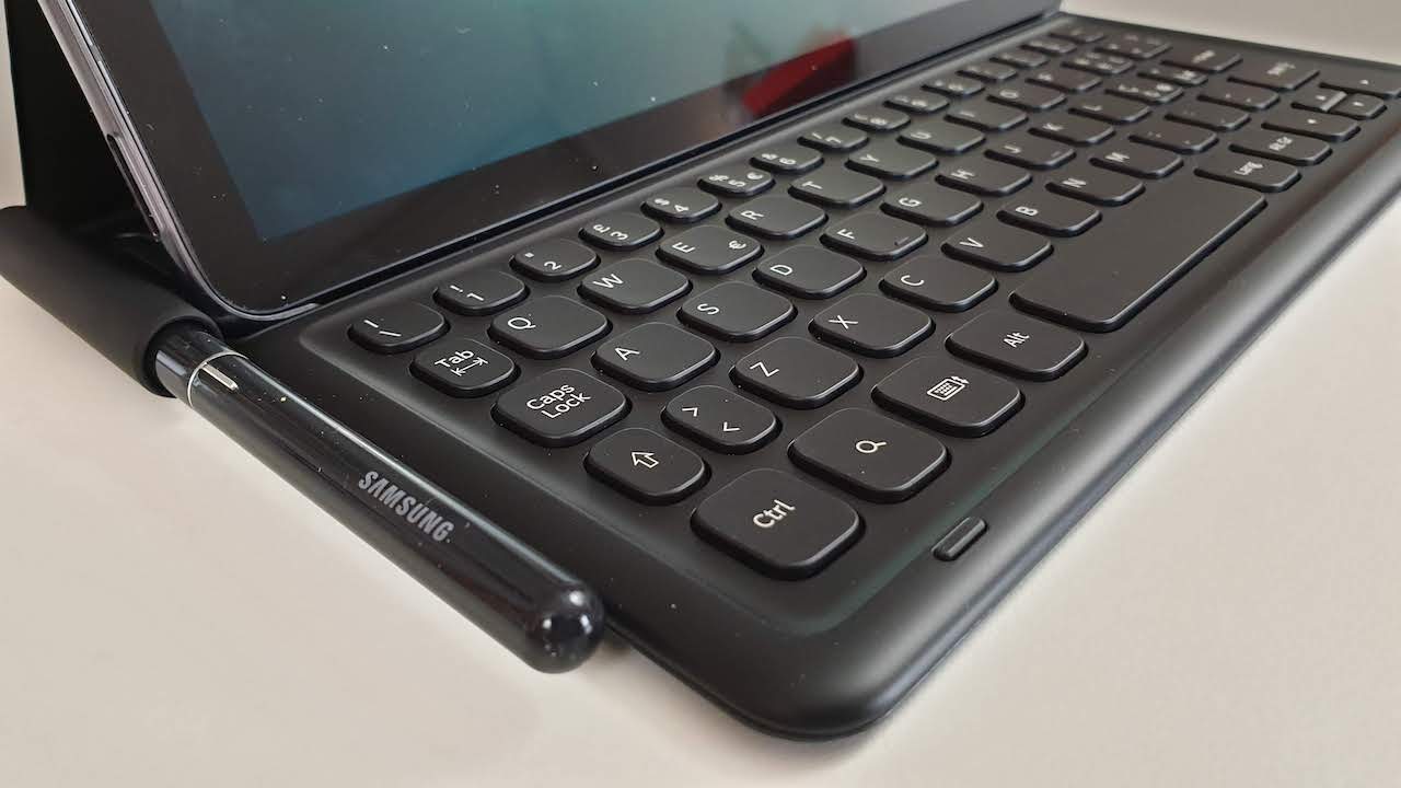 Samsung galaxy Tab S4 con tastiera