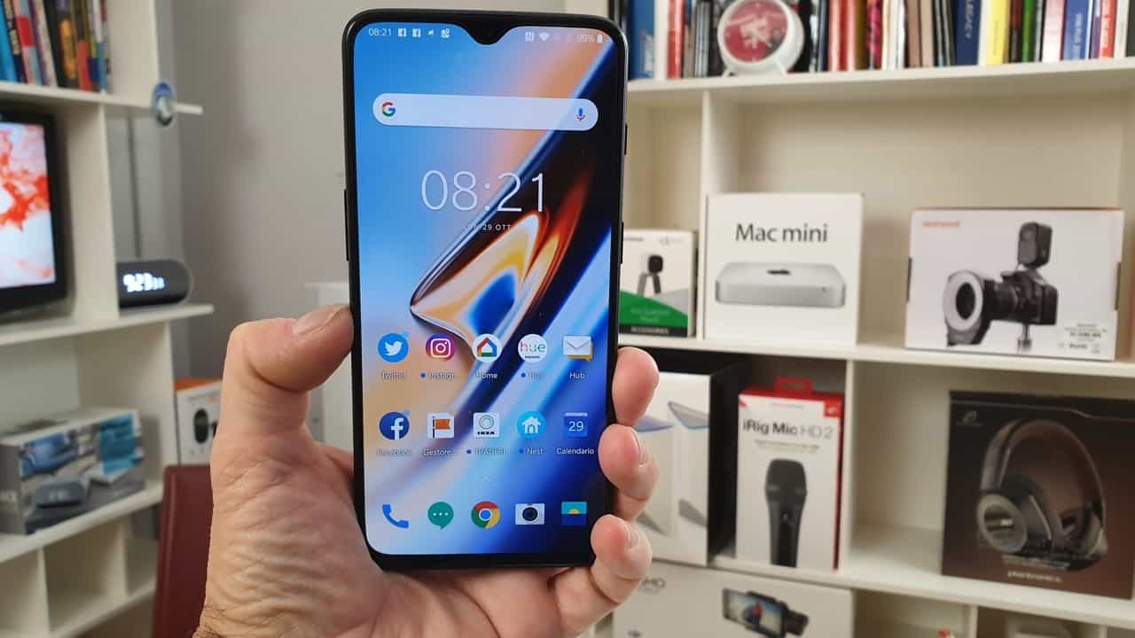 Cosa cambia nel OnePlus 6T: più  memoria, impronte sotto il display, notch più piccolo