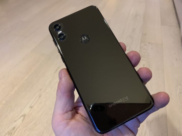 Recensione Motorola One