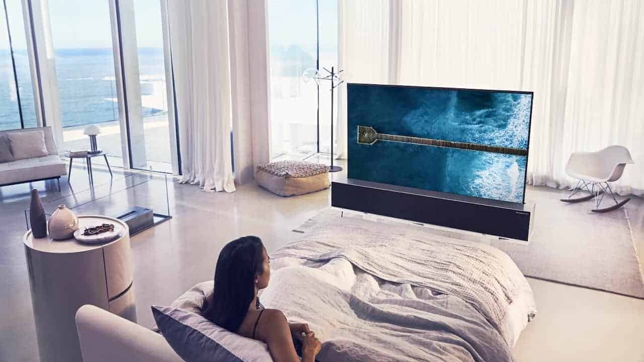 LG al CES 2019 presenta un pezzo di futuro: la TV che si arrotola OLED R
