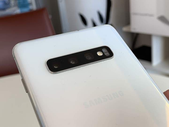 video Huawei P30 Pro vs Samsung Galaxy S10+