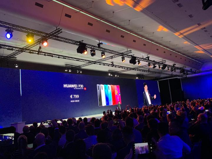 Huawei P30 e P30 Pro sono le novità lanciate a Parigi con Zoom 5X