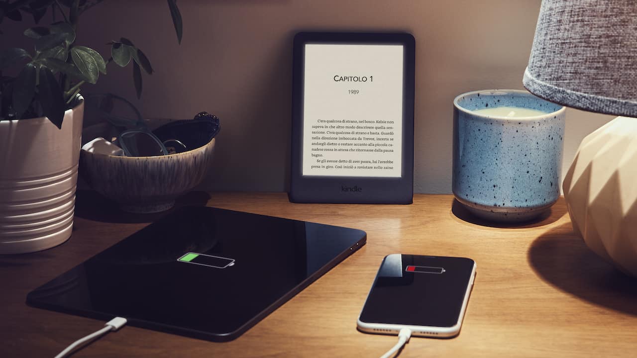 Il nuovo Amazon Kindle ha luce anteriore regolabile