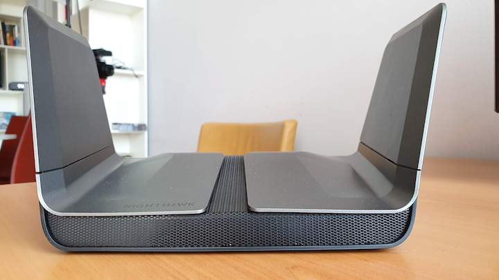 Recensione NETGEAR Nighthawk AX8