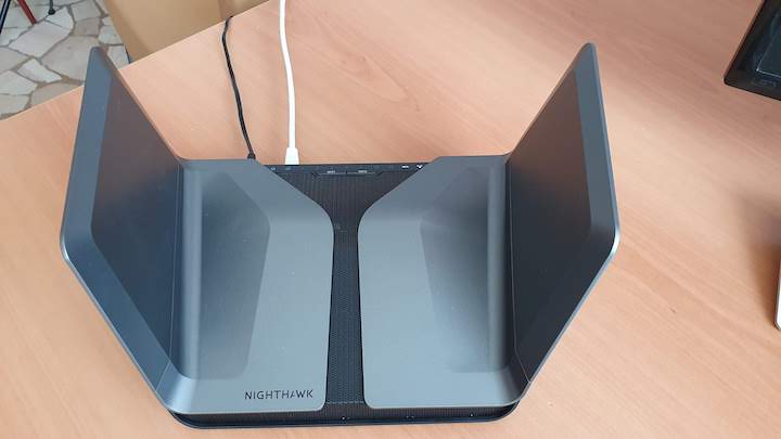 Recensione NETGEAR Nighthawk AX8