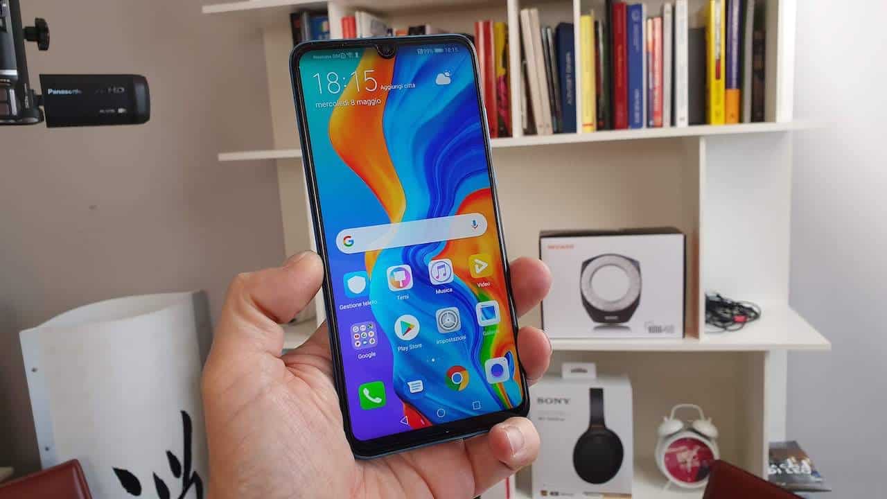 Recensione Huawei P30 Lite, prezzo ok, un trionfo di colore