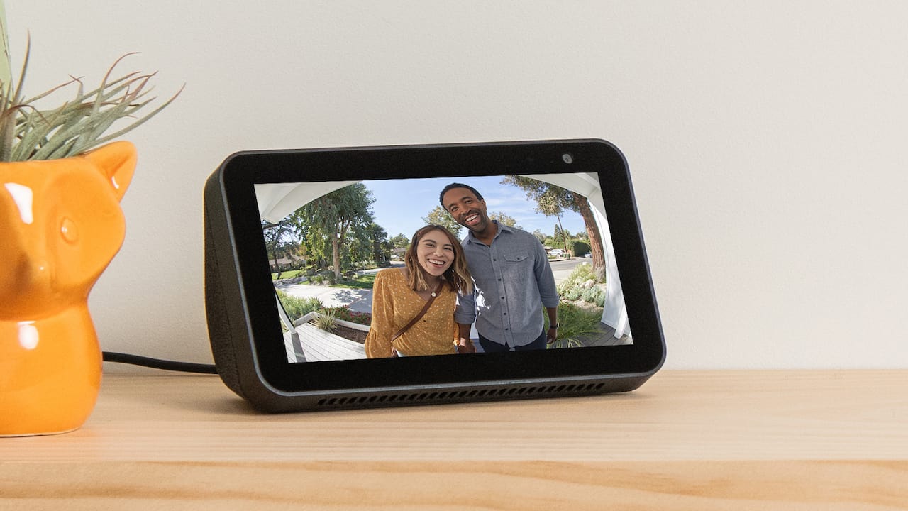 Amazon Echo Show 5 è la novità del giorno a 89.99 euro