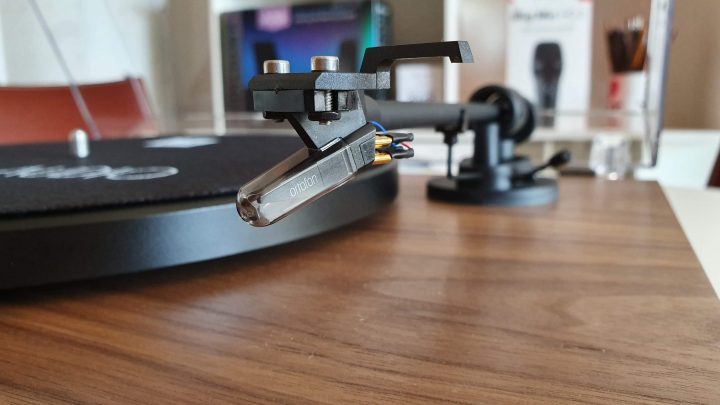 recensione-como-audio-turntable-il-giradischi-in-legno