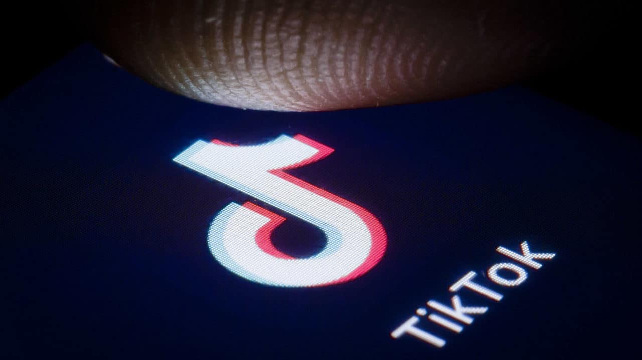 TikTok raccoglie dati illegalmente e li manda in Cina?