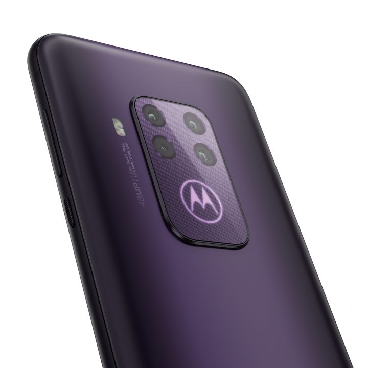 Motorola One Zoom