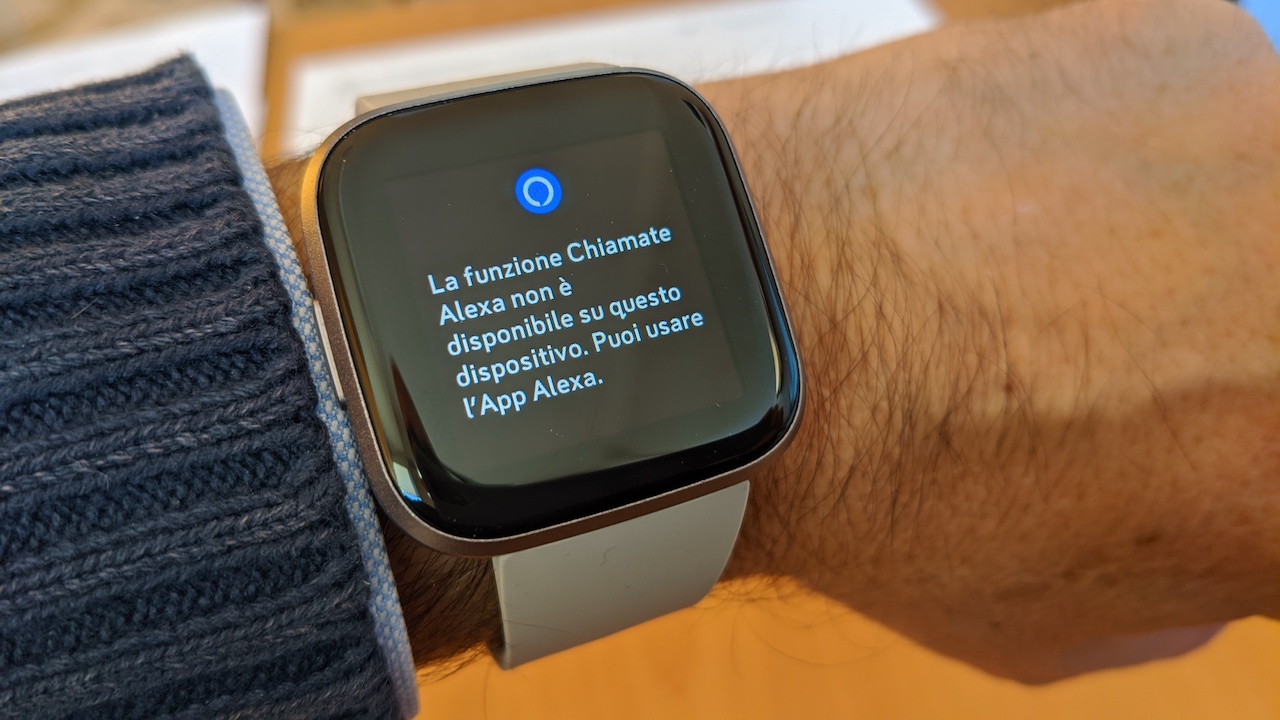 Recensione Fitbit Versa 2, lo smartwatch che parla con Alexa