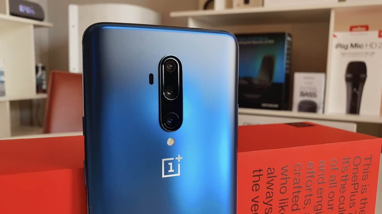 Quanto usiamo lo smartphone? L'indagine di OnePlus