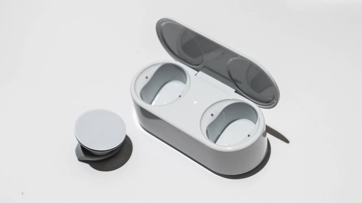 Microsoft Surface Earbuds rinviati al prossimo anno