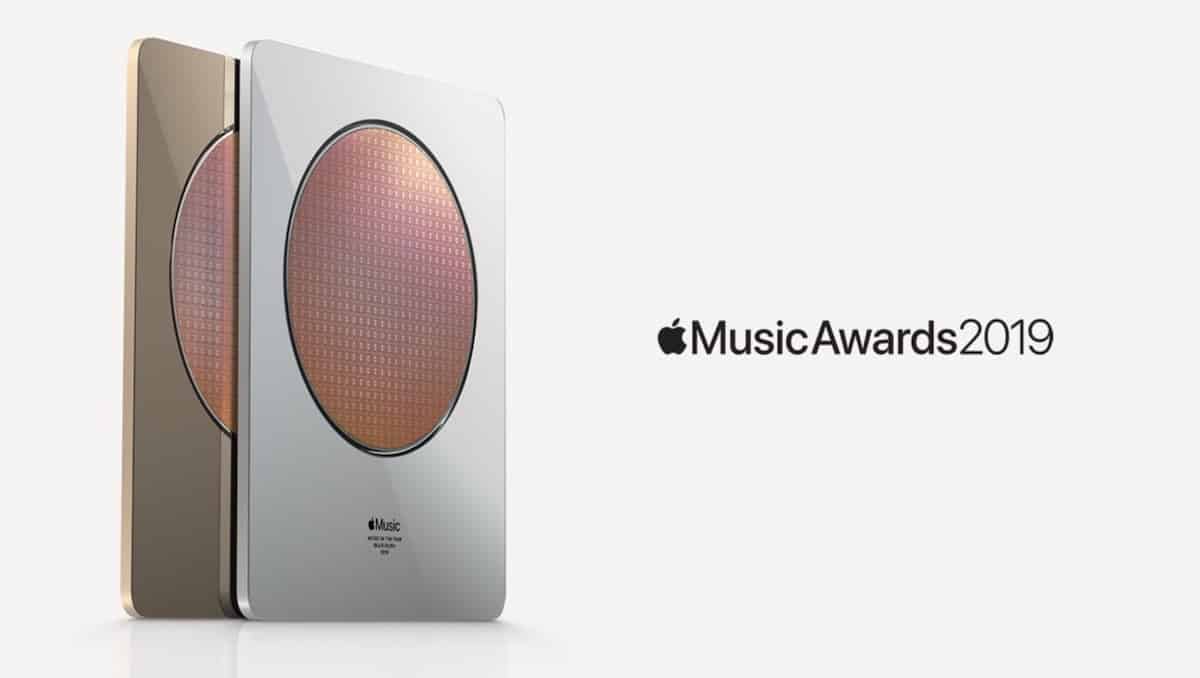 Billie Eilish celebra i primi Apple Music Awards