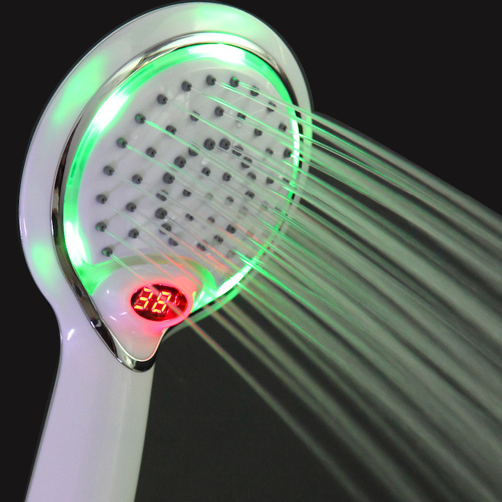 Il diffusore doccia con il LED che mostra la temperatura