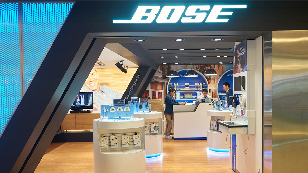 Bose chiude i suoi negozi in tutto il mondo