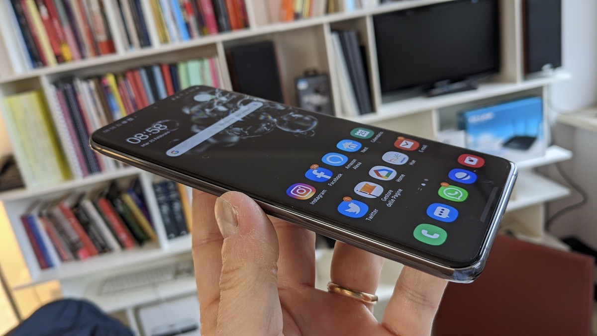 Prime impressioni Galaxy S20 Ultra, potente ma enorme