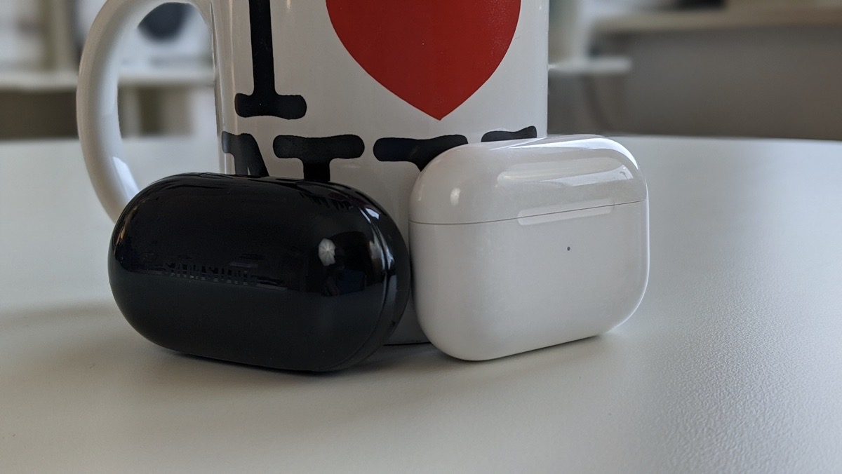 Galaxy Buds+ vs Apple AirPods Pro