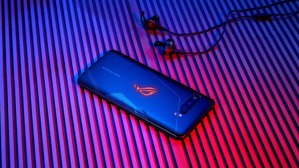 Asus ROG Phone 3 sfida Lenovo Legion Phone Duel