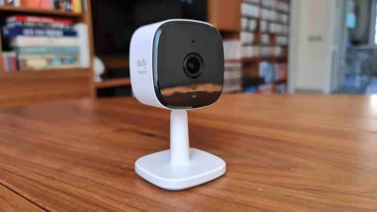 Recensione Eufy Indoor Camera Pan & Tilt, risoluzione 2K