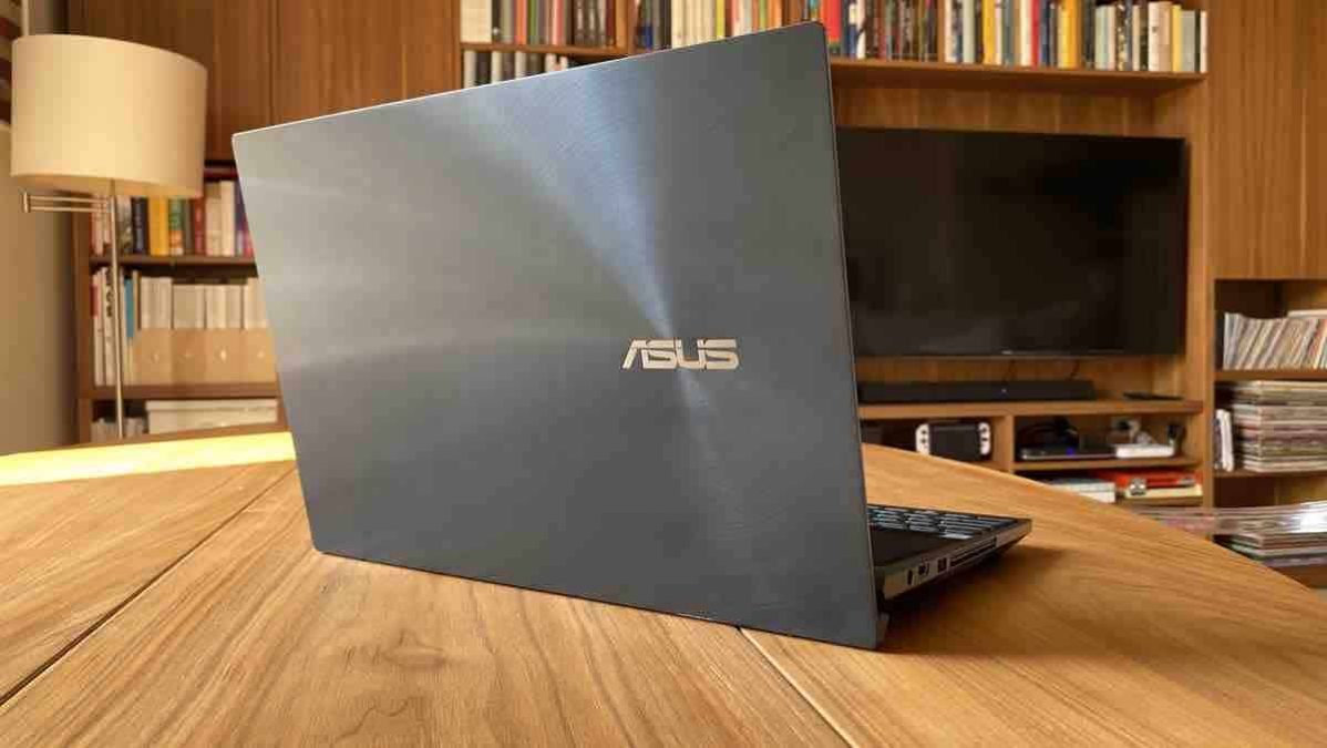 Recensione Asus Zenbook Pro Duo genio o sregolatezza?