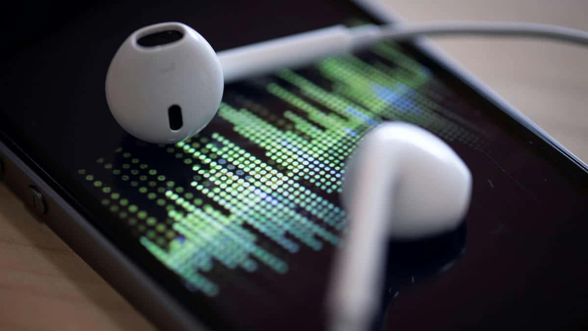 Apple: rinviato a giugno il lancio dei podcast in abbonamento