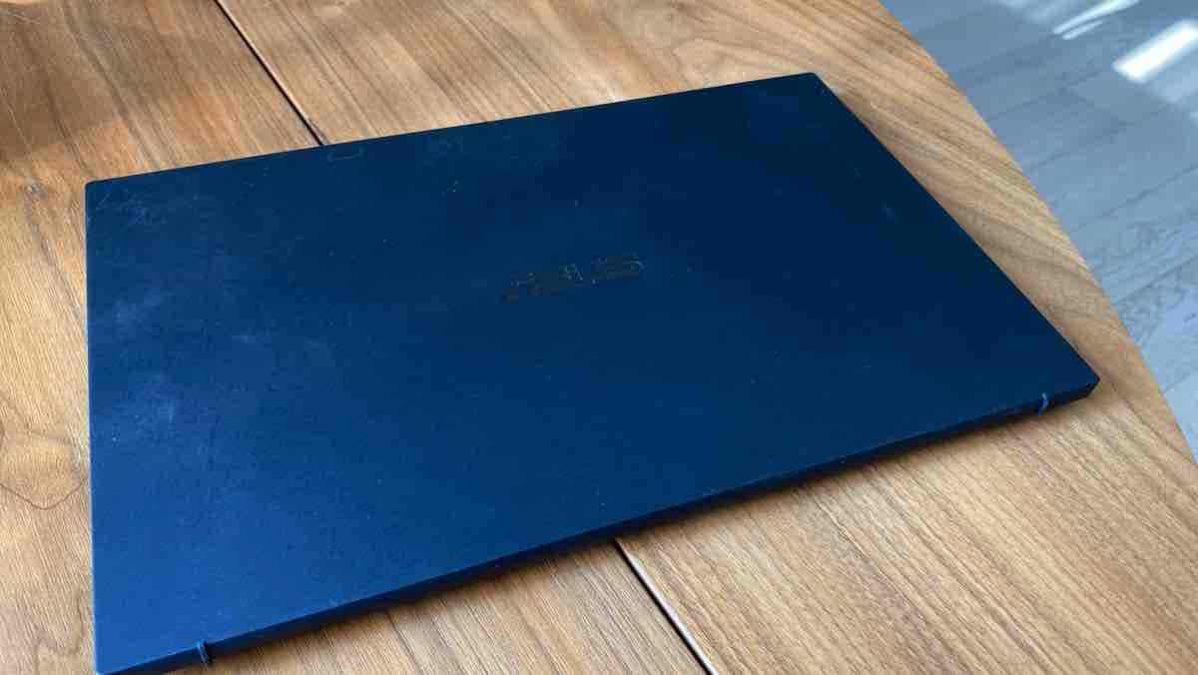 Recensione Asus Expertbook B9