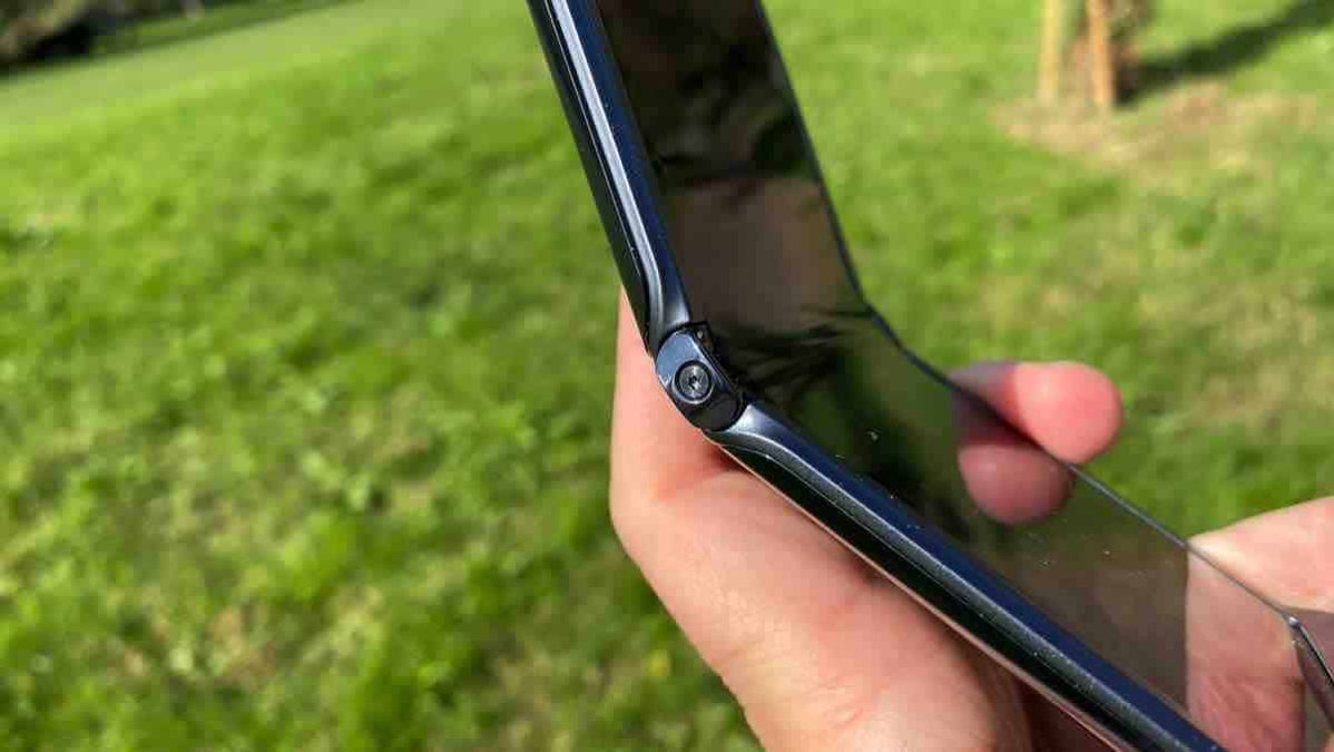 Recensione Motorola Razr 5G