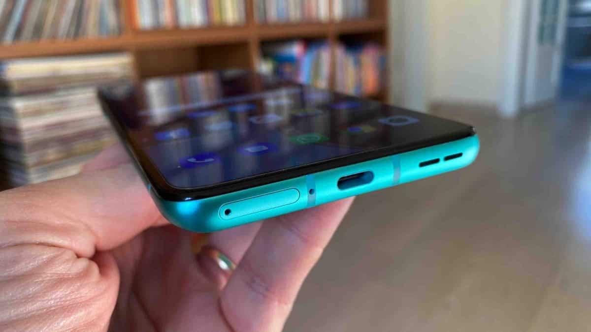 OnePlus 8T spacca con prezzo a 599 euro, sfida aperta!